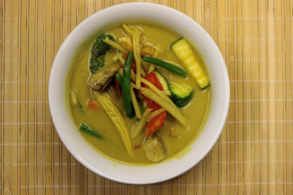 Green Curry: A Spicy Delight